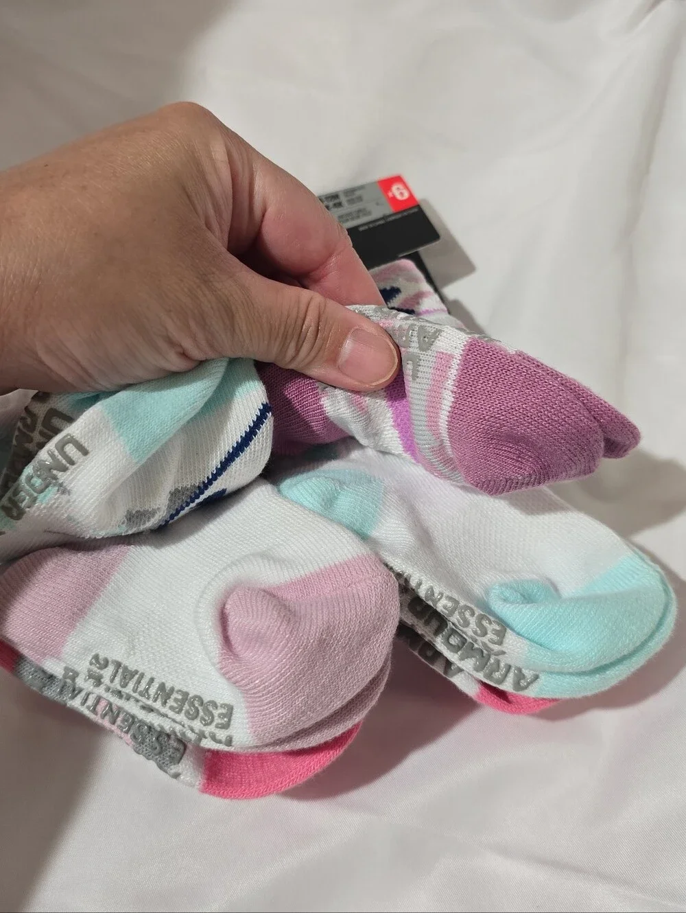 NWT Under Armour Essentials Infant 6-12M Lightweight Quarter Gripper Sole Socks
